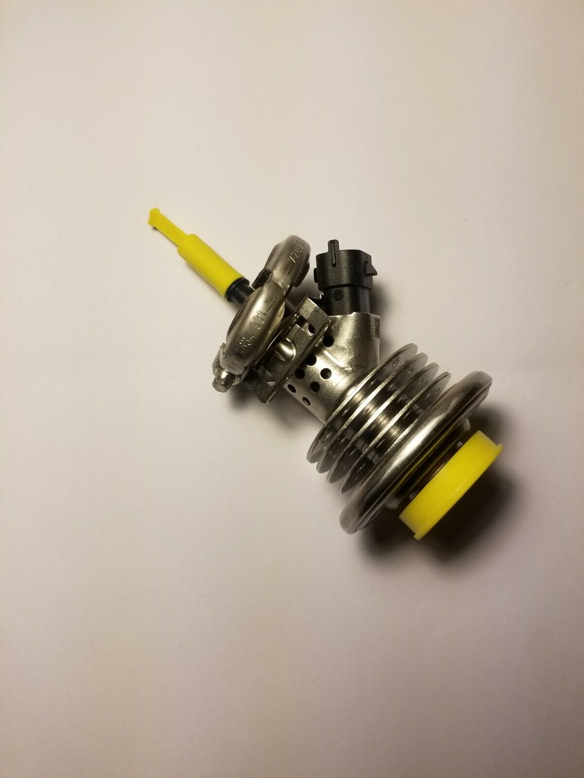 OEM Genuine Diesel Emissions Fluid Injector Module With COLLAR A0004901013